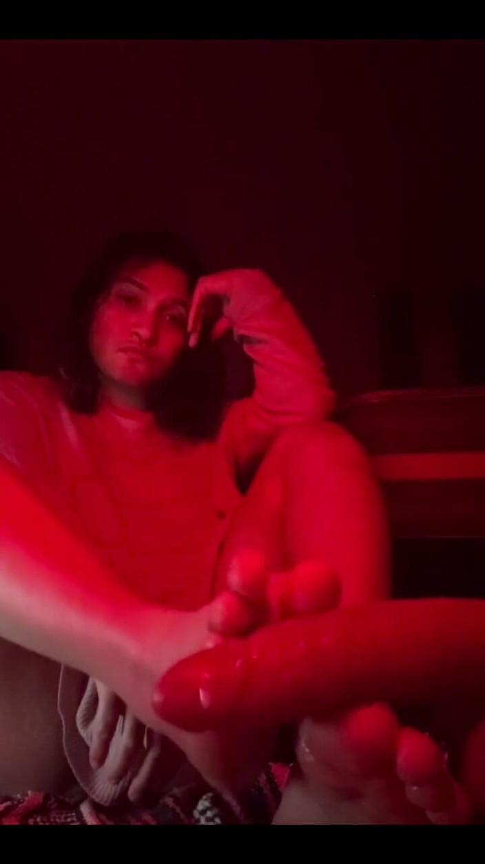 prunusgirl97: Eu amo a maneira como seu pau desliza entre meus...