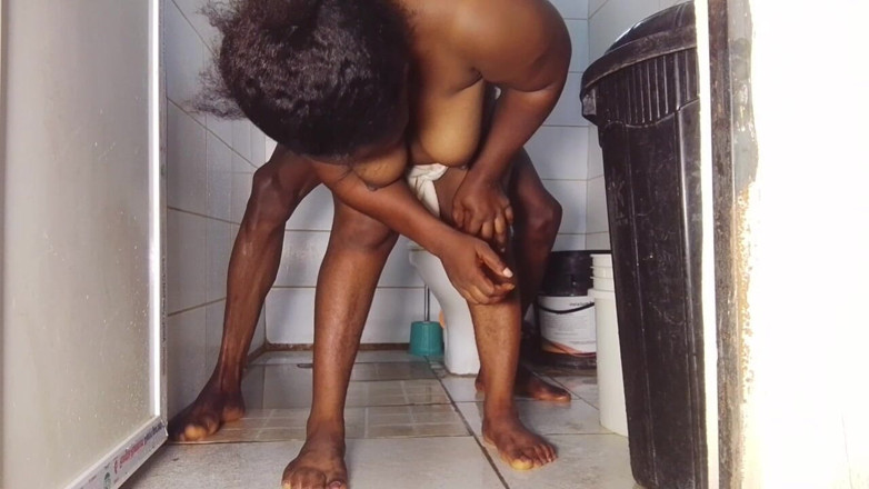 Honey hole: Zenci orta yaşlı seksi kadın biraz daha sikimi istedi