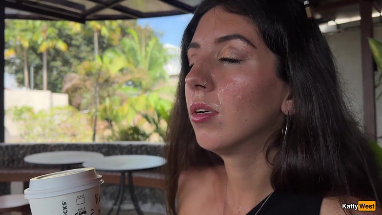 Katty West: Cumwalk gila di Starbucks - blowjob di tandas awam, minum kopi...