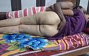 Sexy Sindu: 性感的饥渴 bhabi 被她的丈夫狠操