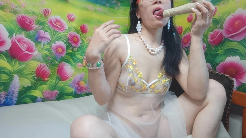 sweethanajapanese: Трахаю пизду і дупу, а потім смокчу бруд