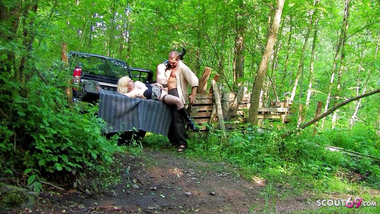 Full porn collection: BBW-teen Lillian fickte beim pickup von stiefvater im wald anal