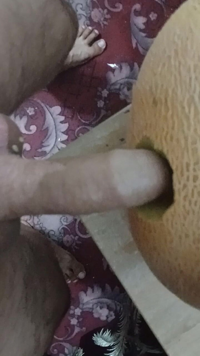 AlexCat: Eine melone namens julia