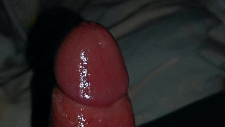 SEXY_GUYBEST: Gros plan sur un pénis surexcité et des torrents de...
