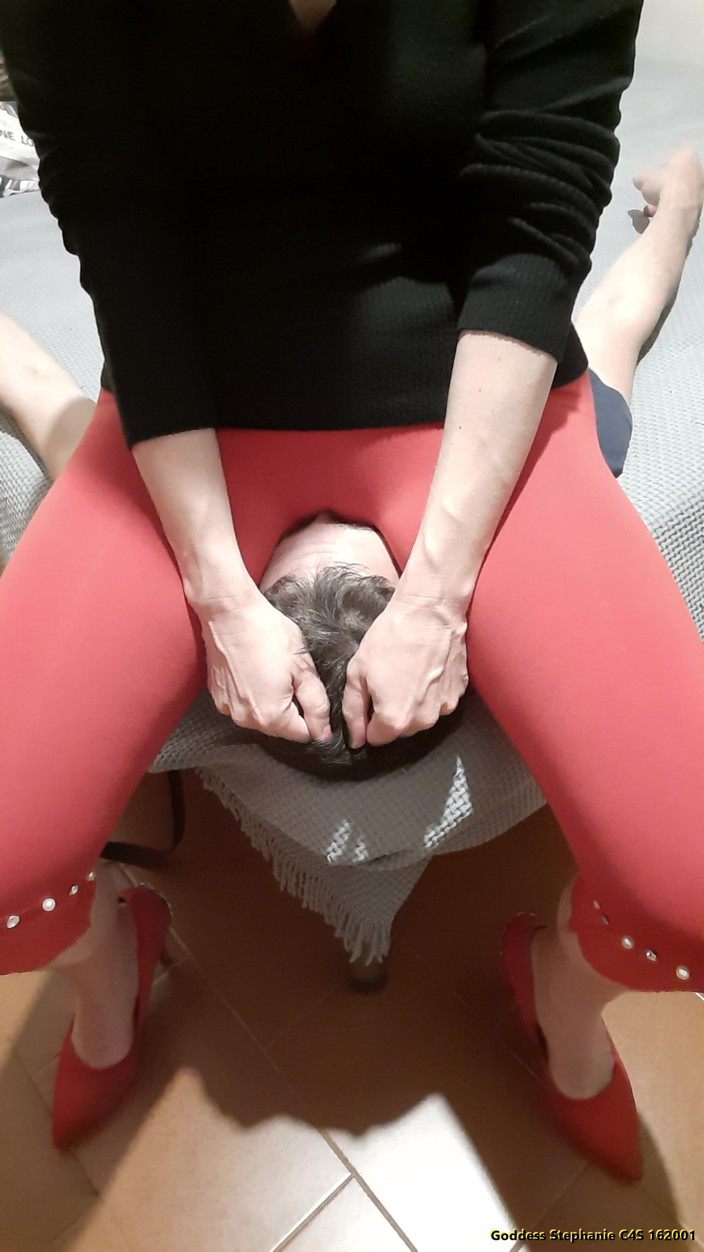 goddess82: 내 보지 아래에서 격렬한 숨결 플레이!