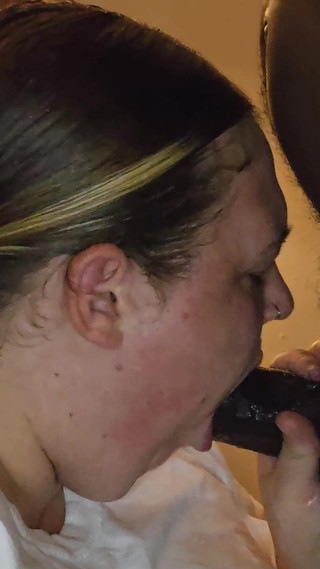 TrotzillaTheGod: Üvey kız kardeşinin şekersiz olduğu için ona burnuna güzel bir numara...