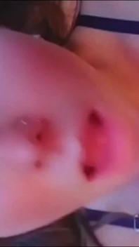 Tukang paip lesbian saya yang berusia 44 tahun membuatkan saya basah menonton karyanya, jadi saya membuat video saya mengongkek pepek ketat saya dan bermain dengan tetek besar saya