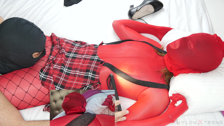 Nylon Xtreme: Олена Кларк Чохол Нейлоновий Секс