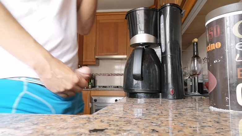 Rafael Torreano: Tonton Rutin Pagi Saya Dari Minum Kopi Dan Seluar dalam...