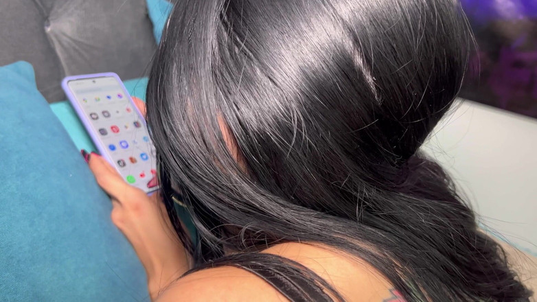 Sweetkimmi: お尻を壊して、大きなお尻のラティーナがセックスマシンで遊び、オーガズムまでお尻を刺激する