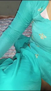 Indiancă desi Bhabhi futută pe la spate de cumnat