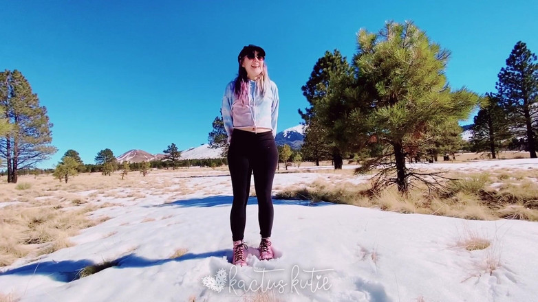 kactus kutie: 그녀의 노란 눈을 먹는 여친
