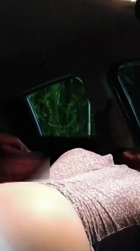 Cocu - ma femme m’envoie une vidéo en train de baiser le chauffeur Uber