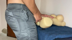 Greedy truck: Nerd ha scopato una bambola del sesso