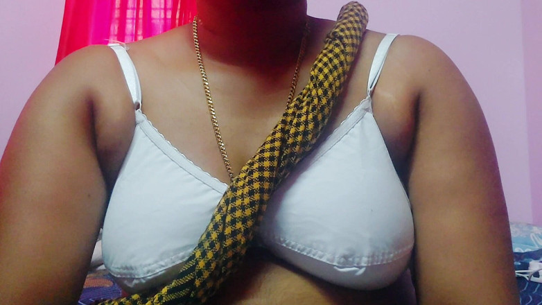 Desi Mohini: Hintli genç kadın mohini erkek arkadaşıyla seks yapıyor