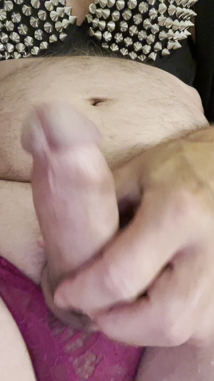 Mitchie: Sissy Si Masturba in Reggiseno E Mutandine Calde