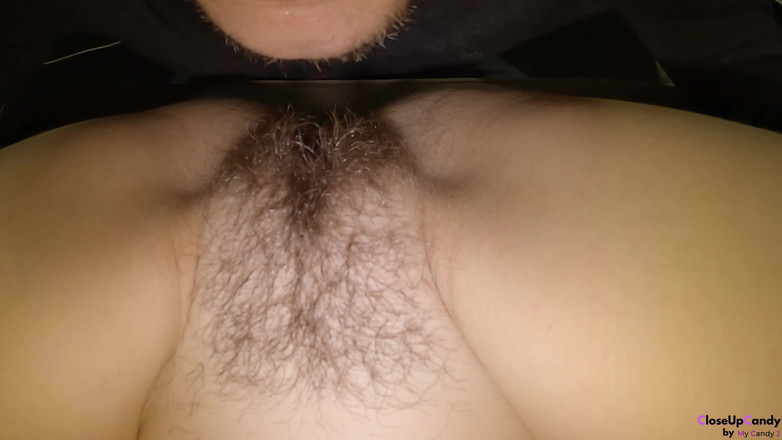 CloseUpCandy: 惊人的毛茸茸的舔阴和肛门舌头操逼