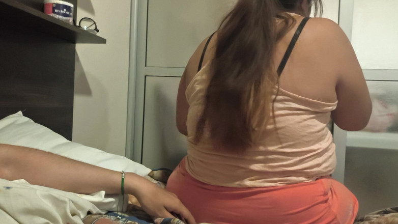 Moo DBOXXX: 이 싱글 계모는 나에게서 더 많은 우유를 얻고 싶어하지만, 나는 더 이상 한 방울도 없어, 그녀는 창녀야