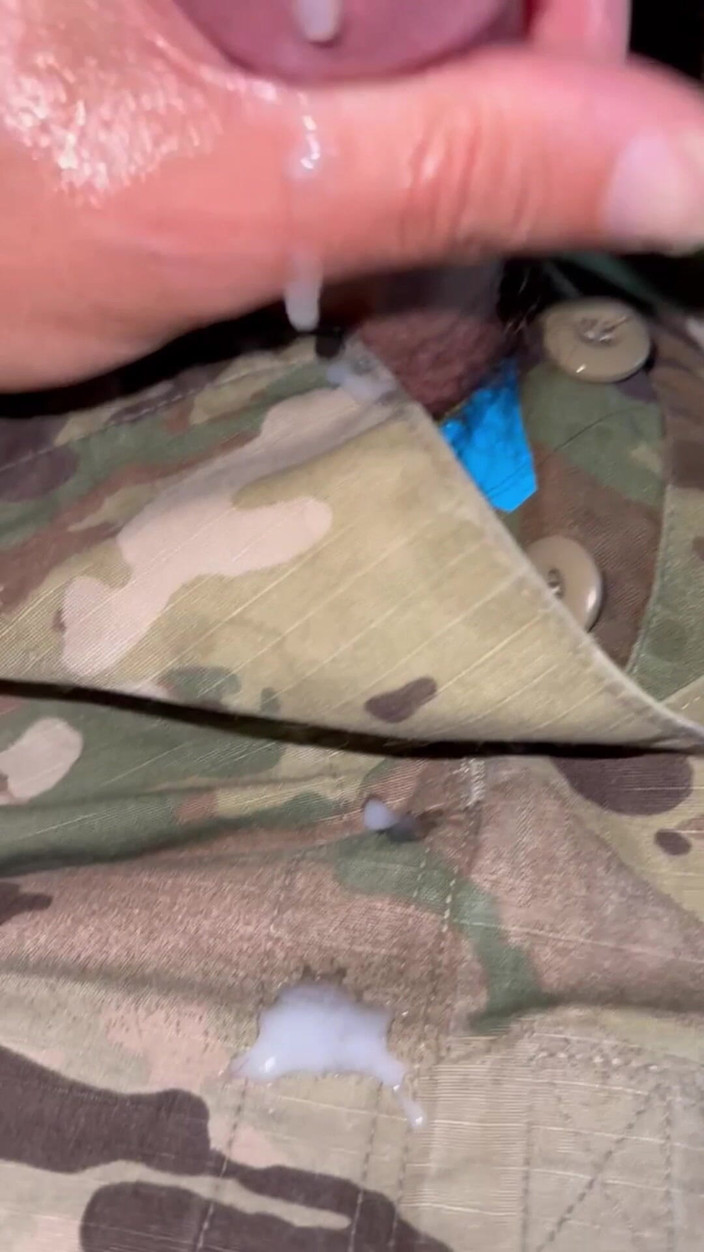 Gay Soldier Stuff: Армейская солдатка в униформе - камшот, подборка!