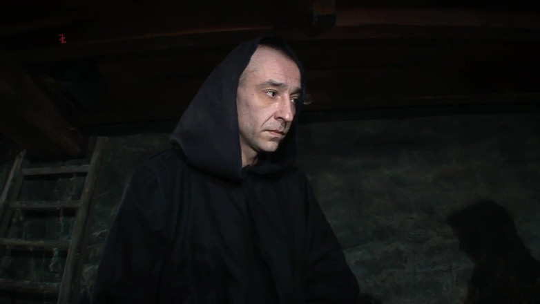 Inquisition and prison world: 金发女仆被脱光衣服，被拉到天花板上接受审讯