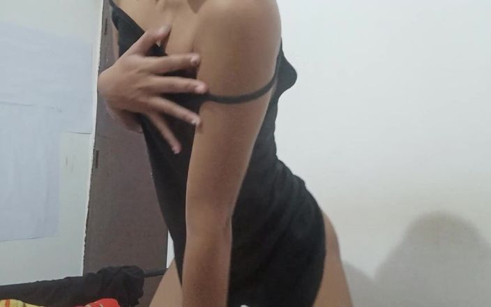 desigirl93: Camgirl India bertubuh kurus dengan pentil bengkak