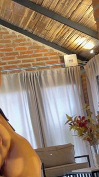 Una Ragazza Bellissima in Piscina Mi Invita a Entrare E Viene Scopata La Mattina Dopo