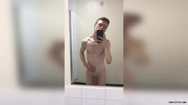 Euro boy xxx: 화장실에서 체육관 트윈크