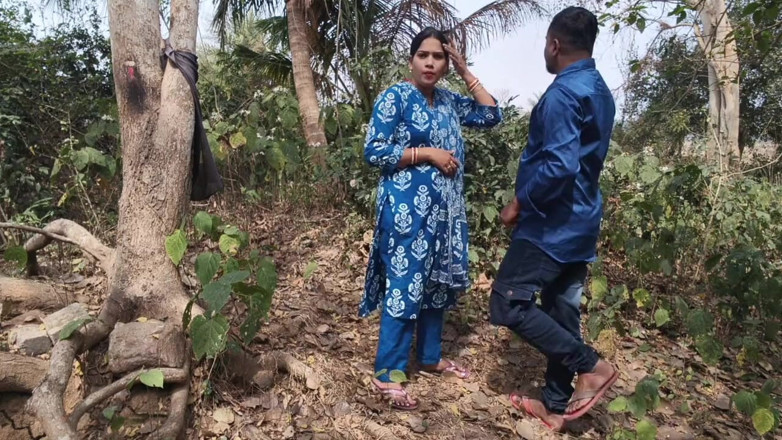 Sona bhabhi: Indian village sexvideo, indisches mädchen große möpse drücken von ihrem...