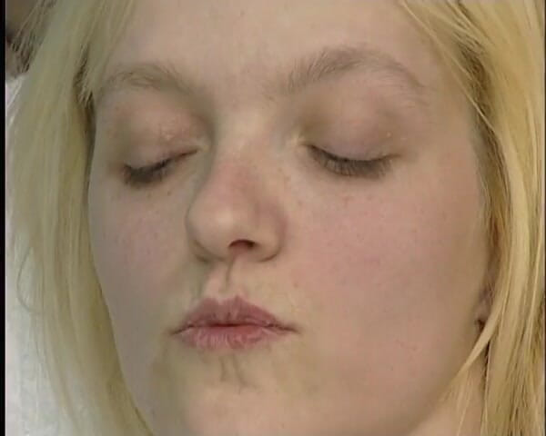 YOUR FIRST PORN: Schlanke Ronja Wichst Fast Taeglich - Magra Ronja se masturba quase...