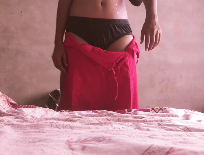 Lovely Dipti: Un sari rose sexy se déshabille et montre ses gros...