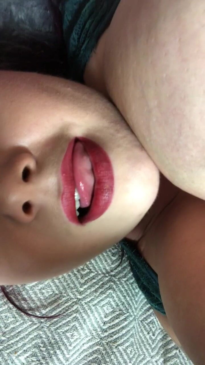 Roxanne Miller: 내가 바람피는 놈에게 사진과 Vids를 보내는 에메랄드