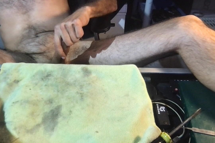 BrooklynsBigDick: कई चरमसुख के साथ हस्तमैथुन