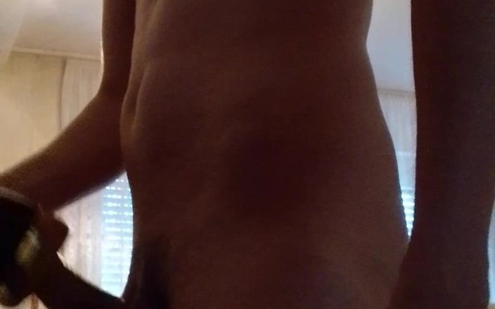 Lukboy92: Aku sange banget nih, aku bakal ngentot memekmu
