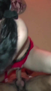 Uma colher cheia de porra para a prostituta. Selvagem orgia amadora