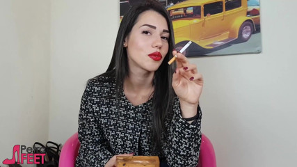 Smokin Fetish: Italian beauty loves smoking cigars
