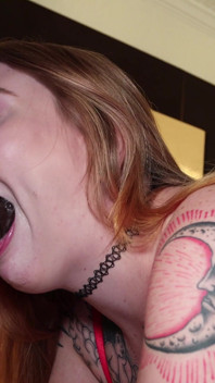 PAWG Gracie tryska ostro na swoim pulsujący BBC