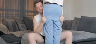 Pojkar som inte håller sitt ord, blir böjda över knäet