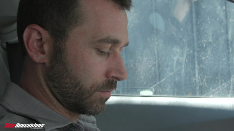 New Sensations: Alex ist ein bisschen unterkleidet