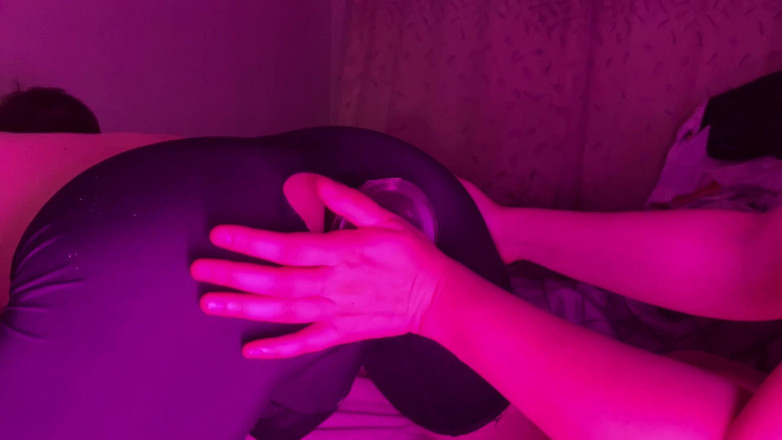 Filanta: Velké dildo šuká chlapův zadek
