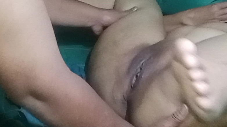 Babang endut: Die muschi des lehrers lecken