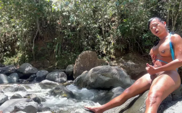Brunettehotts: Look What I Did in the River
