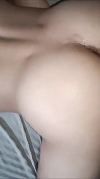 Version POV du plaisir sur le lit
