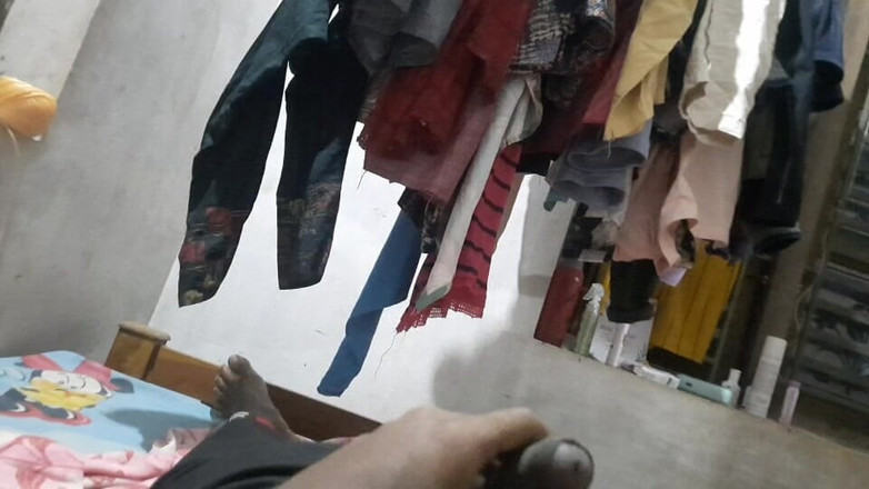 Wheyincognito: ベッドに横たわっている間にオナニーするホットな18歳の少年