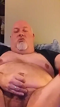 Bear Jerks on Cam! Jerking on Cam for My Fans!