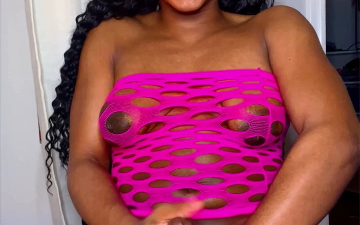 AJ180: Pitaya (twerk yapıyor ve edepsizce konuşuyor silinmiş sahne)