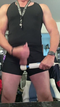 Dilf Jockdad87 Uses His Massager to Shoot a Load of Cum on Cam