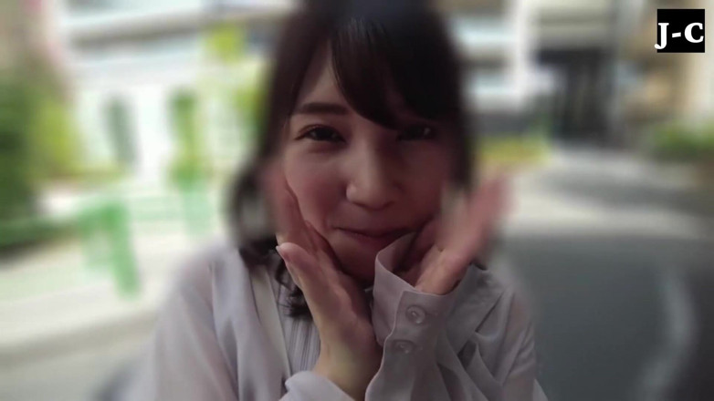 J-Cams: La devota Satomin de 27 años complace a sus amantes secretos...