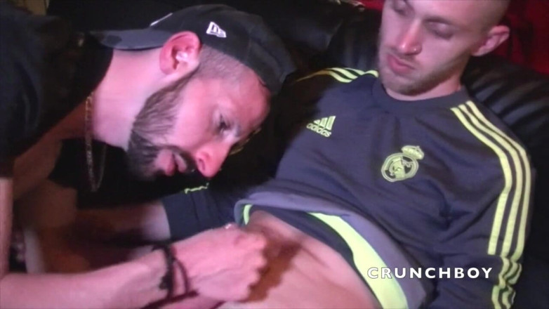 Kinky Bareback Boys: Dwóch przyjaciół prostych chłopców rucha się dla zabawnego seksu