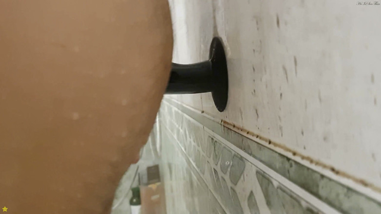 HeIsSooThin: Dildo Fuck and Cumming in the Shower