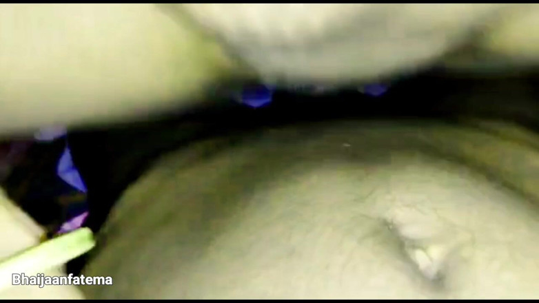 Local porn: Sardi me mosi ke sath bed berbagi kiya ke mosi...